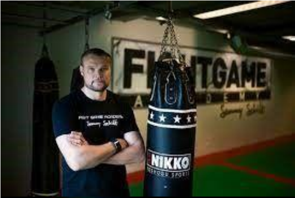 Connecting Hands start samenwerking met viervoudig wereld kampioen Sem Schilt